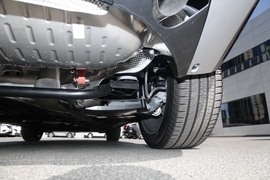2022款路虎揽胜 3.0 L6 400PS 盛世加长版