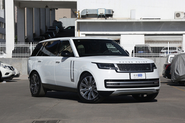 2022款路虎揽胜 3.0 L6 400PS 盛世加长版