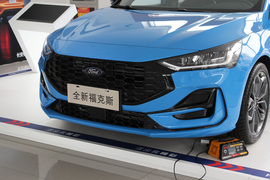 2022款福特福克斯三厢 EcoBoost 180 自动 ST Line