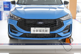 2022款福特福克斯三厢 EcoBoost 180 自动 ST Line
