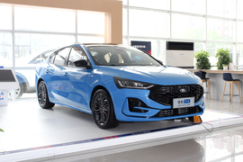 2022款福特福克斯三厢 EcoBoost 180 自动 ST Line