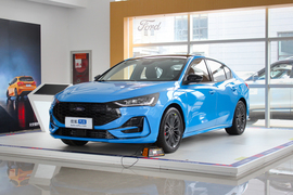 2022款福特福克斯三厢 EcoBoost 180 自动 ST Line