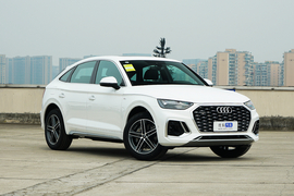 2022款奥迪Q5L Sportback 40 TFSI 时尚型