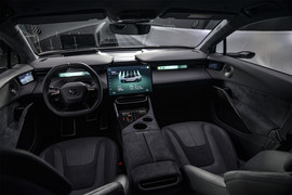 2022款 路特斯 ELETRE 600km 基本型