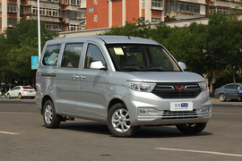 2022款五菱宏光V 1.5L劲享版LAR