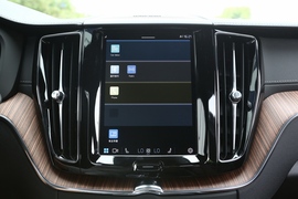 2023款沃尔沃XC60 B5 四驱智雅豪华版