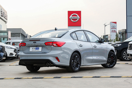 2022款福特福克斯 三厢 EcoBoost 180 自动ST Line