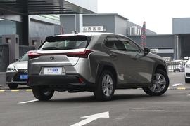 2022款雷克萨斯UX 260h 探·趣版