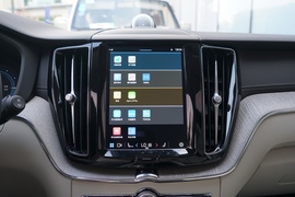 2023款沃尔沃XC60 T8 长续航四驱智雅豪华版