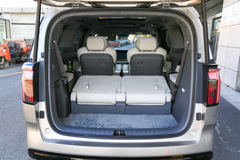 2022款极氪 ZEEKR 009 WE版