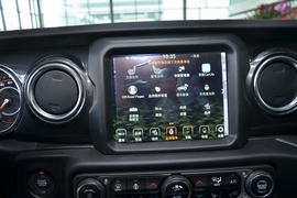 2022款Jeep牧马人 2.0T 高地四门版
