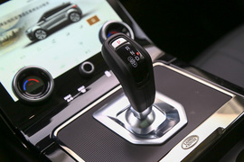 2022款路虎揽胜极光L 249PS R-Dynamic科林斯古铜特别版