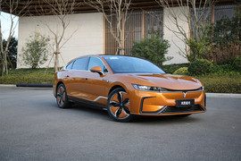 2023款岚图追光 长续航旗舰版