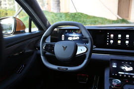 2023款岚图追光 长续航旗舰版