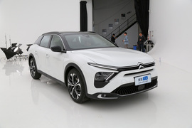 2023款雪铁龙凡尔赛C5 X 1.6T 耀不凡