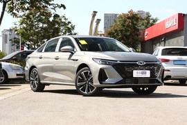 2022款奇瑞艾瑞泽8 1.6T DCT逸
