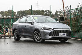 2023款比亚迪秦PLUS 冠军版 DM-i 120KM领先型