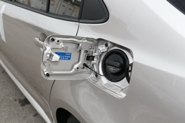 2023款丰田雷凌 智能电混双擎 1.8L 领先版