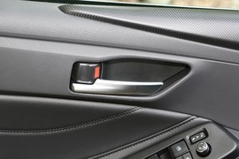 2023款丰田亚洲龙 双擎 2.5L 豪华版