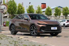 2023款丰田皇冠 2.5L SportCross HEV两驱尊贵版