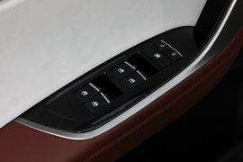 车门内部控制面板