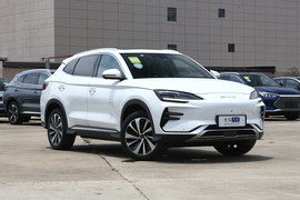 2023款比亚迪宋PLUS新能源  冠军版 EV 520KM 旗舰型