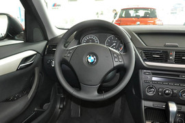 2013款宝马X1 sDrive18i时尚型
