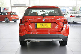 2013款宝马X1 sDrive18i时尚型
