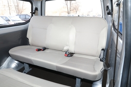 2023款五菱荣光S  1.5L 基本型 5/7座