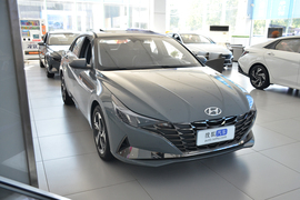 2022款现代伊兰特 1.5L CVT LUX尊贵版