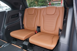 2023款奔驰GLC 300 L 4MATIC 动感型 7座 改款