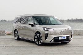 2025款沃尔沃EM90 Ultra 六座