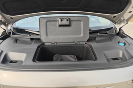 2025款沃尔沃EM90 Ultra 六座