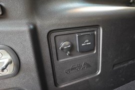 2024款北京BJ40 2.0T 城市猎人版 至尊型