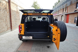 2024款北京BJ40 2.0T 城市猎人版 至尊型
