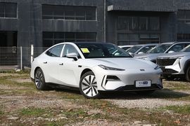 2024款吉利银河E8 550km MAX