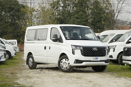 2024款上汽大通MAXUS 新途V80 傲运通 6AMT 短轴超低顶127Ps 5座