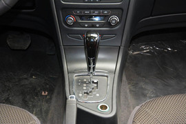 2014款东风风神H30 CROSS 1.5L自动尊逸型