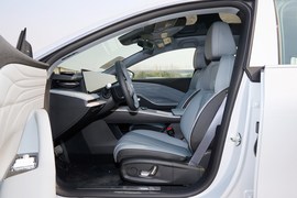 2024款吉利银河E8 550km PRO