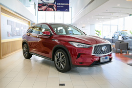 2024款英菲尼迪QX50 2.0T 四驱豪华版