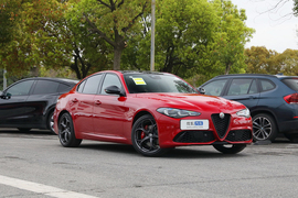 2024款阿尔法·罗密欧 Giulia 280HP Tributo Italiano致敬传奇版