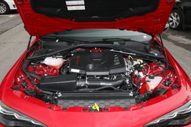 2024款阿尔法·罗密欧 Giulia 280HP Tributo Italiano致敬传奇版