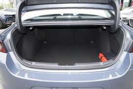 2024款马自达3 昂克赛拉 2.0L 自动质擎版
