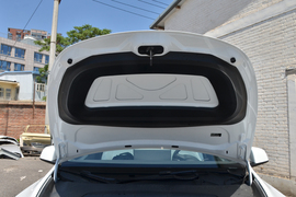 2024款特斯拉Model Y Performance高性能版