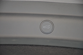 2024款特斯拉Model Y 后轮驱动版