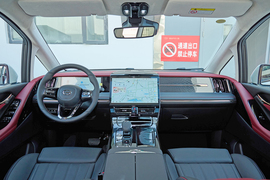 驾驶席全景