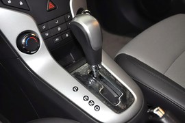 2013款雪佛兰科鲁兹1.8L SE AT