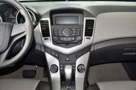 2013款雪佛兰科鲁兹1.8L SE AT