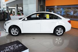 2013款雪佛兰科鲁兹1.8L SE AT