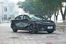2023款吉利银河L6 125km PLUS 龙腾版